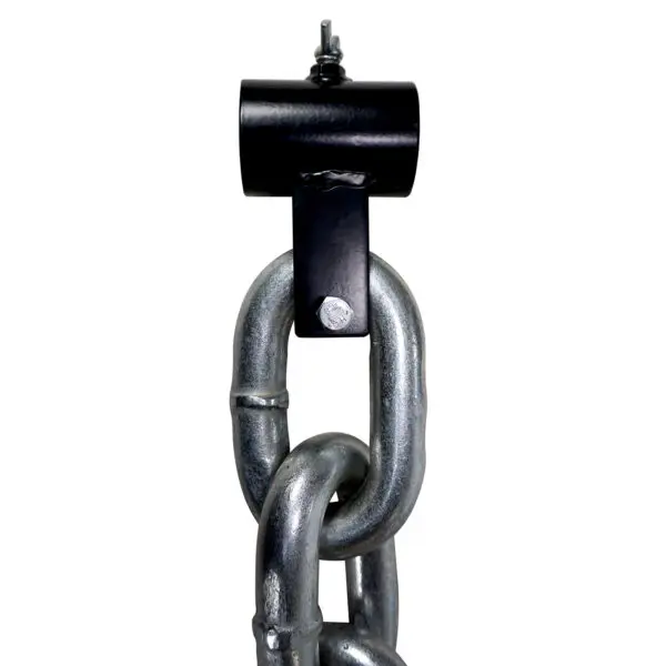 Close-up of a silver, metal link from the Barbell Chain Set with Olympic Collar 12kg - 60kg, connected to a black cylindrical attachment featuring a pin. A shiny, round detail is visible on one link against a plain white background.